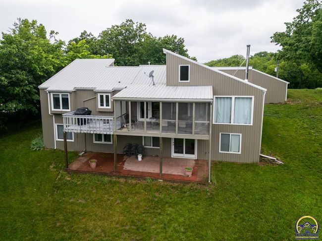 8231 Mike O Vince Rd, House other with 5 bedrooms, 4 bathrooms and null parking in Ozawkie KS | Image 7