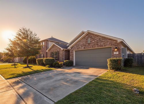 1237 Steed Bluff Dr, Alvin, TX, 77511-1420 | Card Image