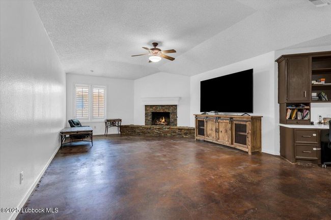2022 Buffalo Dr, House other with 3 bedrooms, 2 bathrooms and null parking in Levelland TX | Image 6