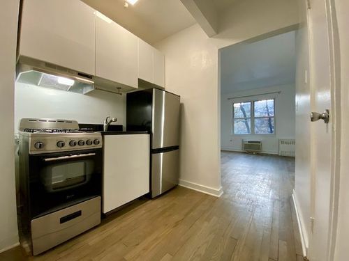 4c-343 W 21st St, New York, NY, 10011-3082 | Card Image