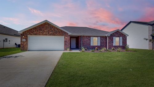 122 Cooper Dr, Cleburne, TX, 76031-6428 | Card Image
