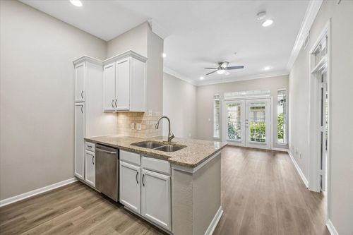 2002-5353 Memorial Drive, Houston, TX, 77007 | Card Image
