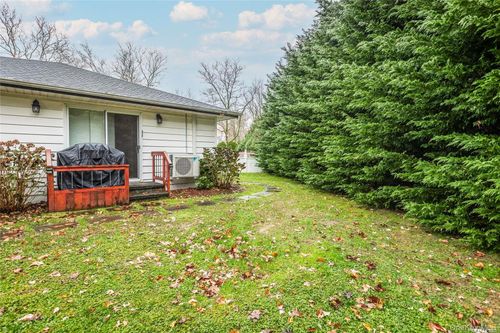 4 Fenway Dr, East Northport, NY, 11731-4403 | Card Image