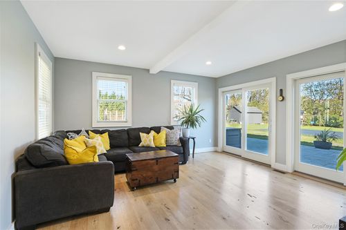 148 Montauk Hwy, Westhampton, NY, 11977-1321 | Card Image