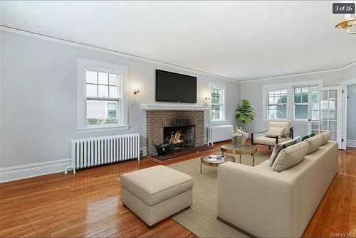 78 Bryant Ave, White Plains, NY, 10605-1626 | Card Image
