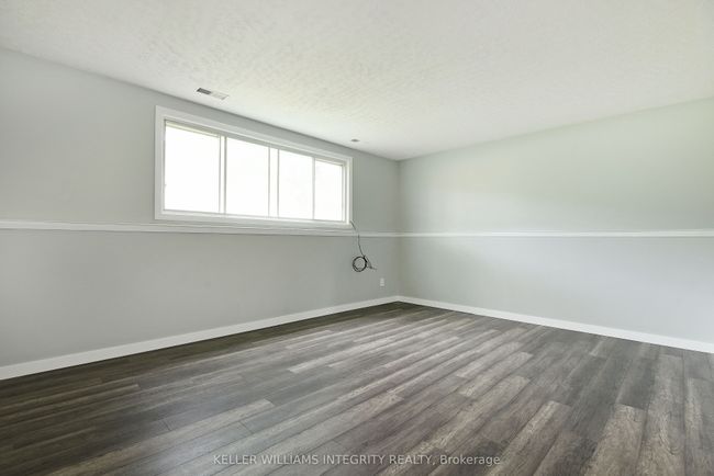 384 Tremblay Rd, Home with 5 bedrooms, 2 bathrooms and 6 parking in Ottawa ON | Image 13