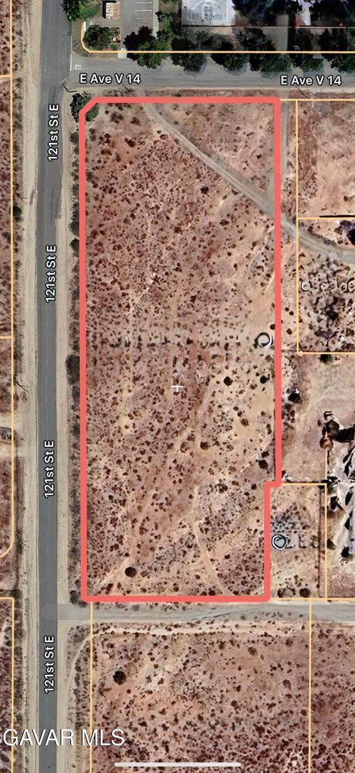Cor 121 E V14 Street, Pearblossom, CA, 93553 | Card Image
