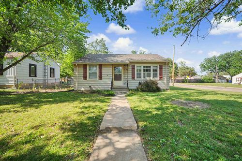 237 E Jewell Ave, Salina, KS, 67401-6123 | Card Image