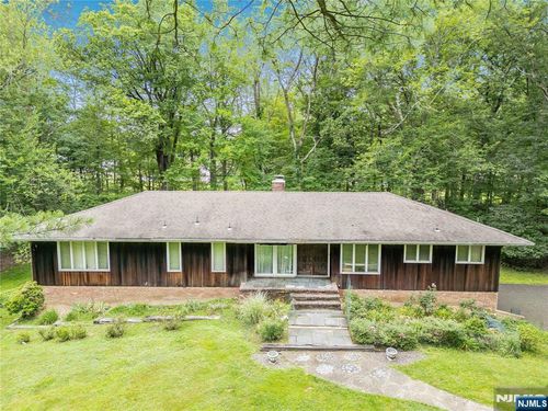 25 Stevenson Ln, Upper Saddle River, NJ, 07458-2229 | Card Image
