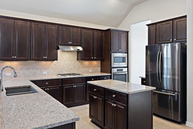 110 N Sage Holw, House other with 3 bedrooms, 2 bathrooms and 5 parking in Dripping Springs TX | Image 15