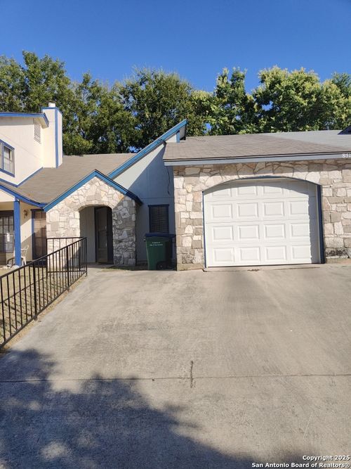 apt-2-8510 Stonebridge, San Antonio, TX, 78240-4950 | Card Image