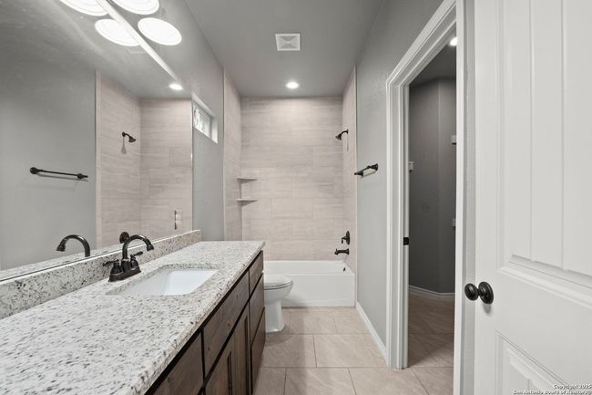 546 Indian Scout, House other with 3 bedrooms, 2 bathrooms and null parking in Spring Branch TX | Image 15