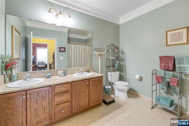 7108 Ravenscroft Rd, Condo with 2 bedrooms, 2 bathrooms and null parking in Clifton NJ | Image 31