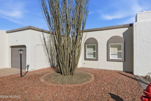 500 W Ocotillo Pl, Green Valley, AZ, 85614-2051 | Card Image