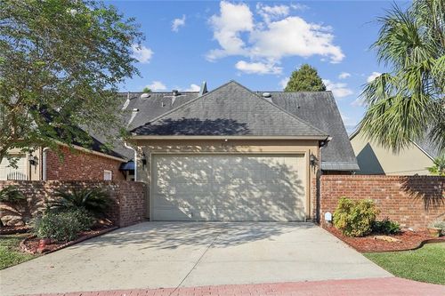 7043 Caddys Court Dr, Gonzales, LA, 70737-8548 | Card Image