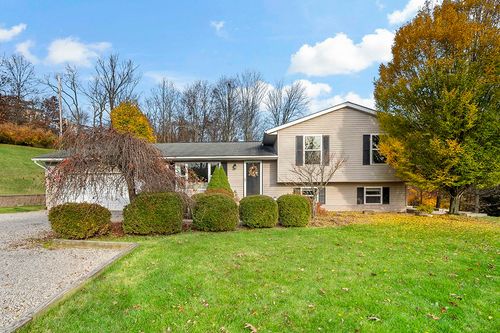 200 2nd Aly, Rural Ridge, PA, 15075 | Card Image