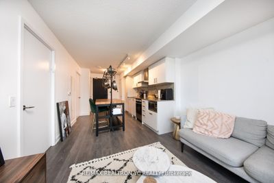 808 - 125 Redpath Ave, Condo with 1 bedrooms, 1 bathrooms and null parking in Toronto ON | Image 2