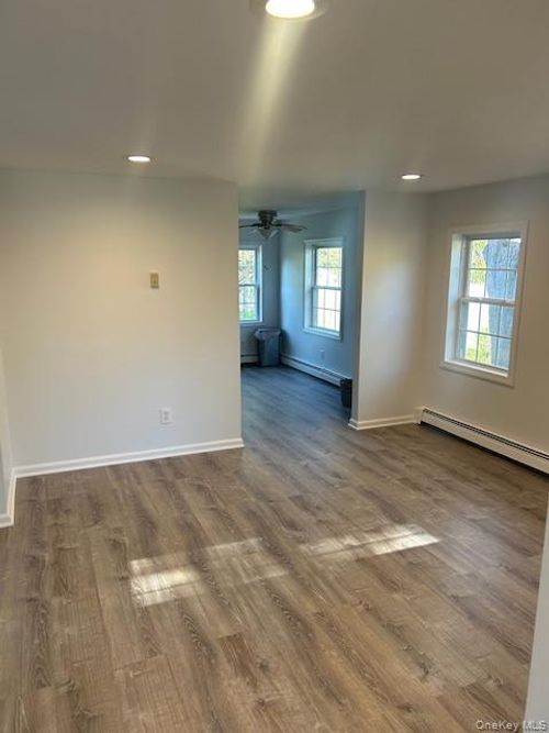 20 Miller Ave, East Moriches, NY, 11940-1149 | Card Image