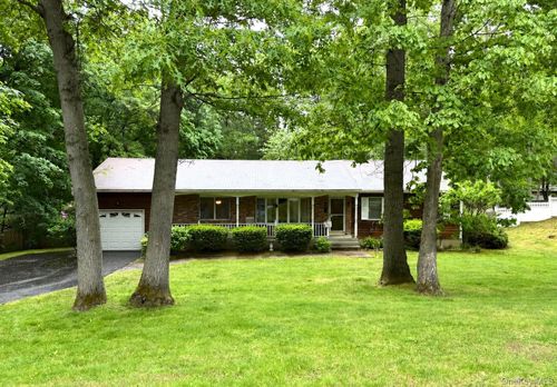 33A Hillside Ave, Saint James, NY, 11780 | Card Image