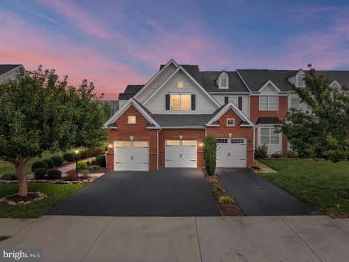 15438 Painters Cove Way, HAYMARKET, VA, 20169-8165 | Card Image