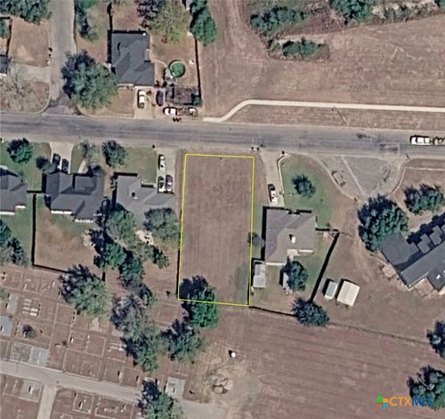 805 2nd St, Cuero, TX, 77954-2002 | Card Image