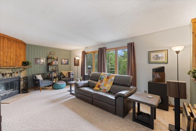Living Room | Image 15