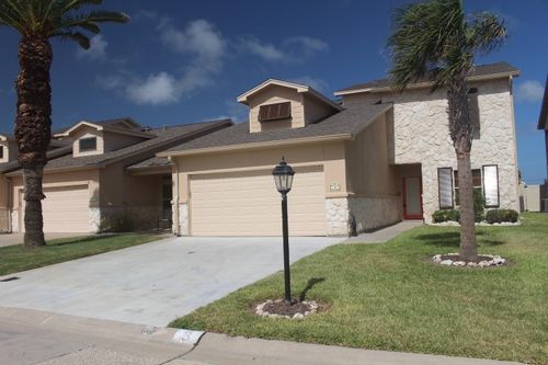 3 Olde Towne Ln, Rockport, TX, 78382-3137 | Card Image