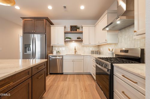 1121 Chippewa Loop Ne, Mandan, ND, 58554-6600 | Card Image