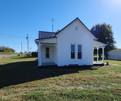 213 Chambers St, Veedersburg, IN, 47987-8225 | Card Image