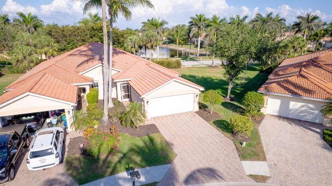 14190 Fall Creek Court, House other with 2 bedrooms, 2 bathrooms and null parking in Naples FL | Image 6