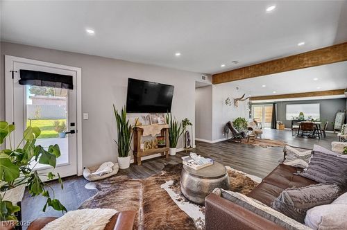 3013 Roseville Way, Las Vegas, NV, 89102-5974 | Card Image