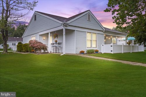 917a-917A Liverpool Cir, MANCHESTER, NJ, 08759-5305 | Card Image