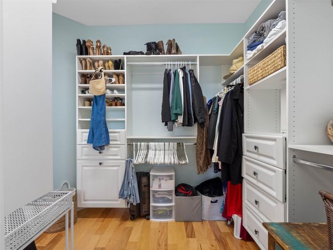 Guest bedroom walk-in closet | Image 42