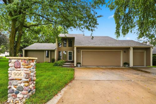 906 Walden Ln, Grundy Center, IA, 50638-1060 | Card Image