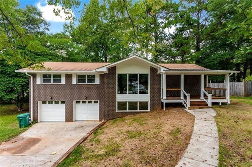 3560 Dunn St Se, Smyrna, GA, 30080-7929 | Card Image