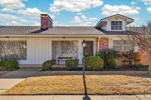 105 W 12th St, Bartlesville, OK, 74003-4720 | Card Image