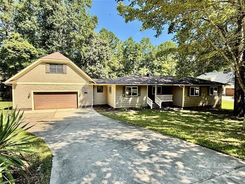 120 Rustic Way Ln, Mooresville, NC, 28117-8873 | Card Image