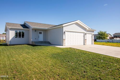 30 Mcginnis Way, Lincoln, ND, 58504 | Card Image