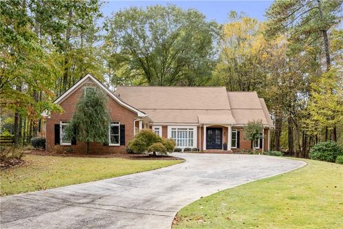 8900 River Trace Dr, Johns Creek, GA, 30097-2422 | Card Image