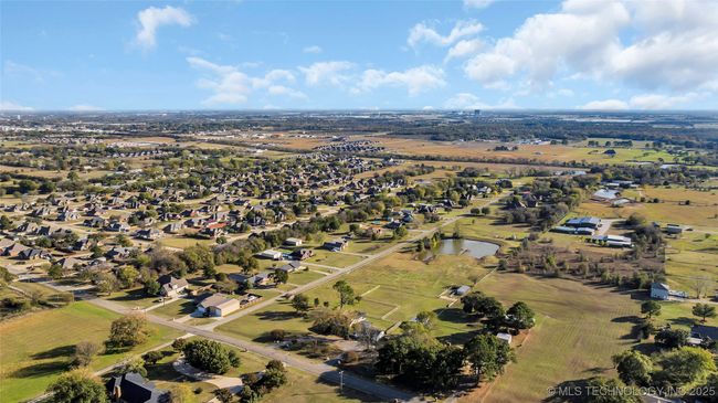 6063 Wilson St, House other with 4 bedrooms, 3 bathrooms and null parking in Durant OK | Image 53