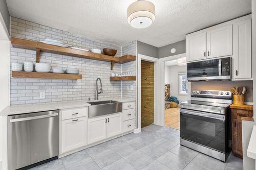 6828 Corvallis Ave N, Crystal, MN, 55428-4332 | Card Image