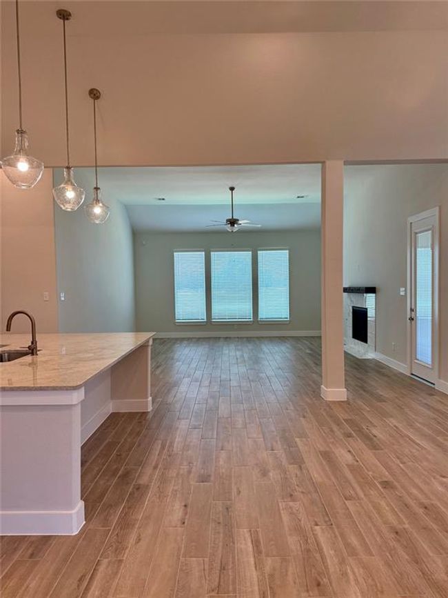 22310 Chenango Lake Dr, House other with 4 bedrooms, 3 bathrooms and 3 parking in Angleton TX | Image 5