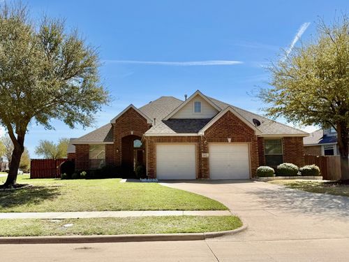 1022 Parkwood Dr, Cedar Hill, TX, 75104-5530 | Card Image