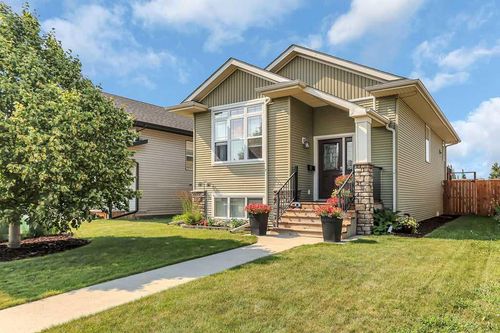 212 Cedar Sq, Blackfalds, AB, T4M0A2 | Card Image