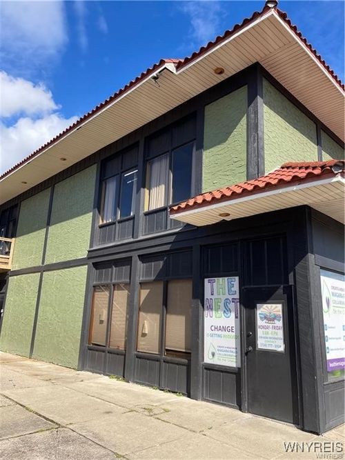 1702 Pine Ave, Niagara Falls, NY, 14301-2232 | Card Image