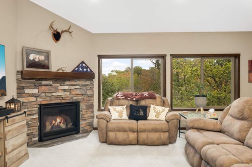 29412 Hidden Forest Blvd, Chisago City, MN, 55013-5094 | Card Image