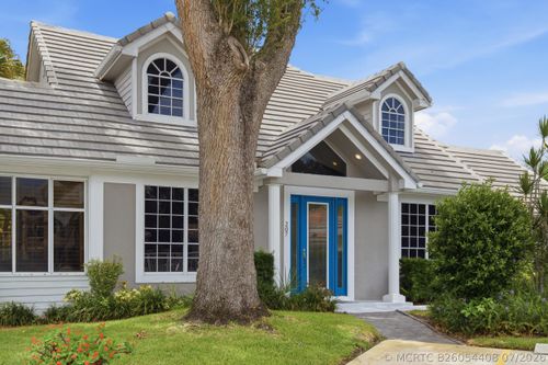 207 Woodsmuir Ct, Palm Beach Gardens, FL, 33418-8070 | Card Image
