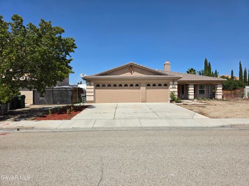 5715 Capri Ct, Palmdale, CA, 93552 | Card Image