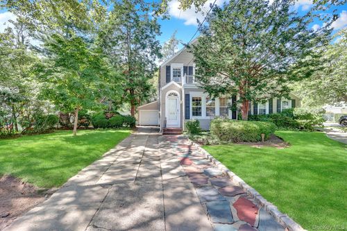 77 Elton Rd, Garden City, NY, 11530-3808 | Card Image