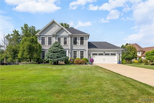 30 Thornapple Ln, Orchard Park, NY, 14127-4533 | Card Image